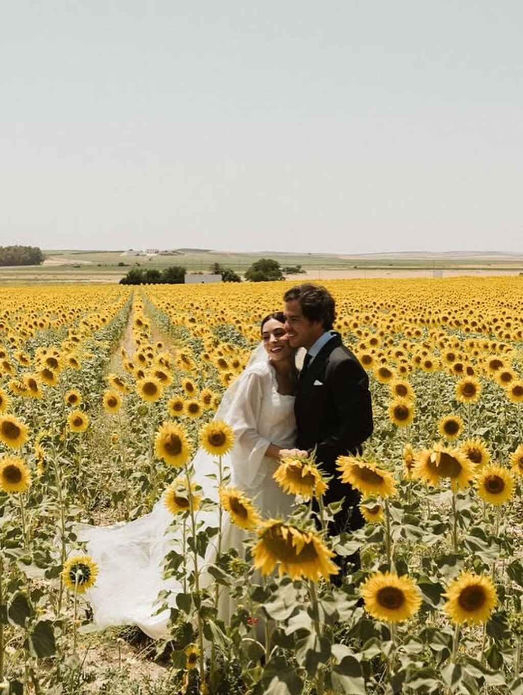 Instagram post from ysy.styleup. This post is in position 8.